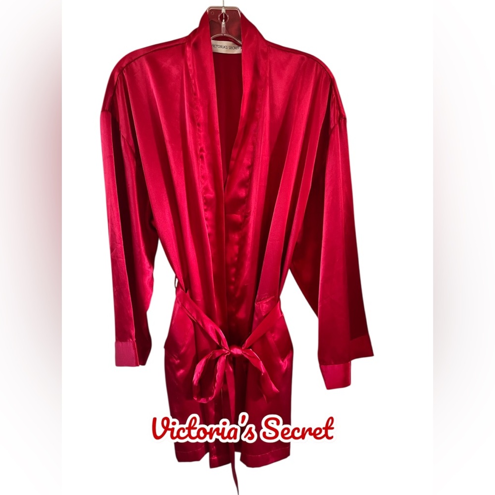 😎 Victoria’s Secret Red Robe